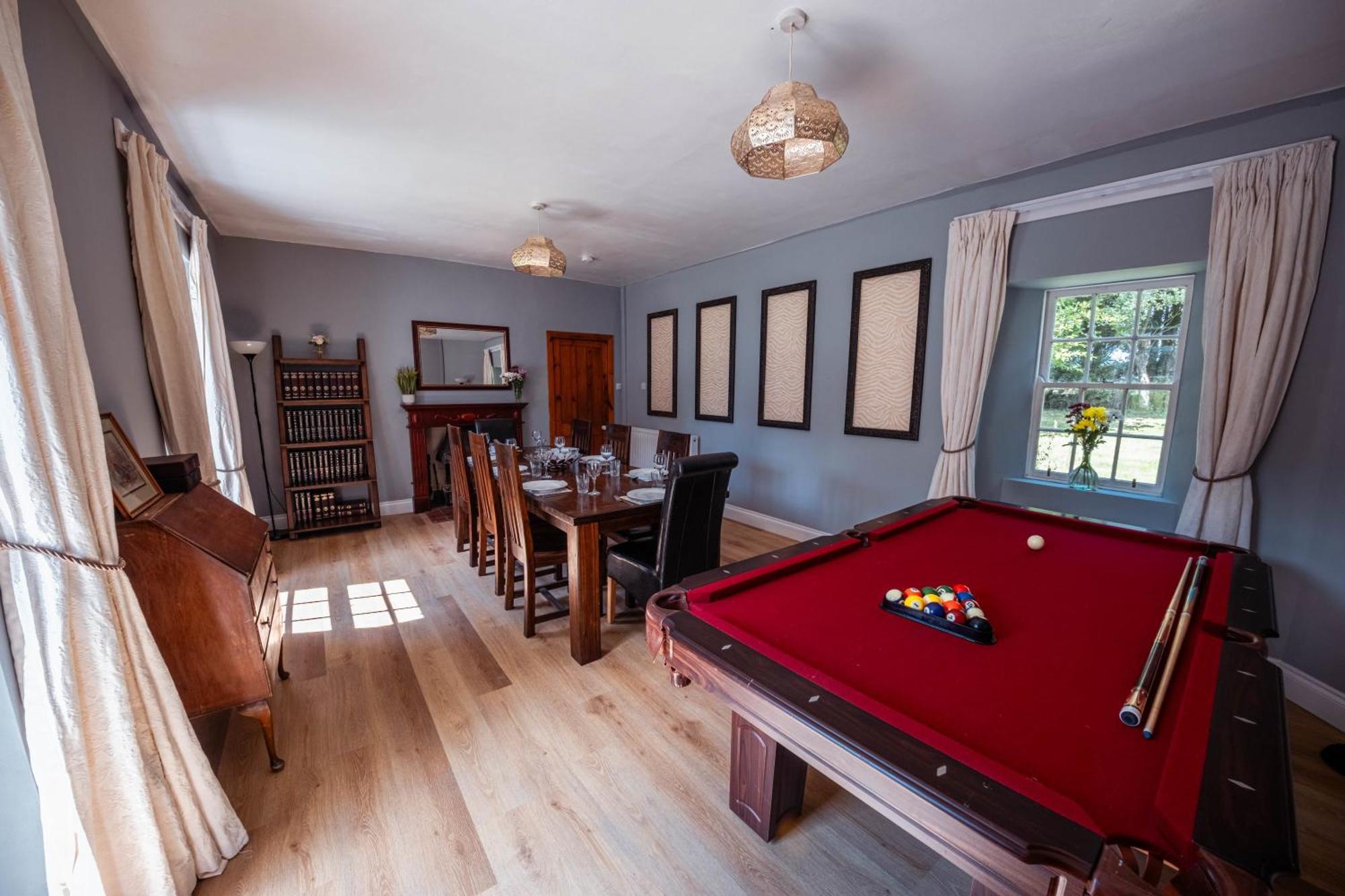 Large Country House With Garden, Outdoor Spa Area & Games Room With Hot Tub And Fire Pit Уигтаун Экстерьер фото